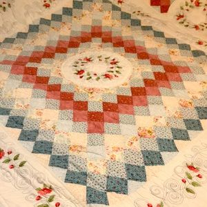 COPY - 86x86 scallop edge quilt